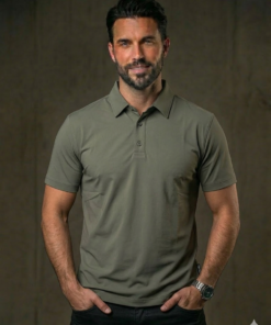 SS26 - YES ZEE
T-SHIRT TIPO POLO
VERDE MILITARE