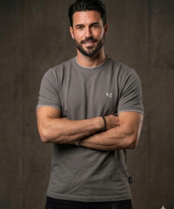 SS26 - YES ZEE
Y-SHIRT GIROCOLLO
VERDE MILITARE